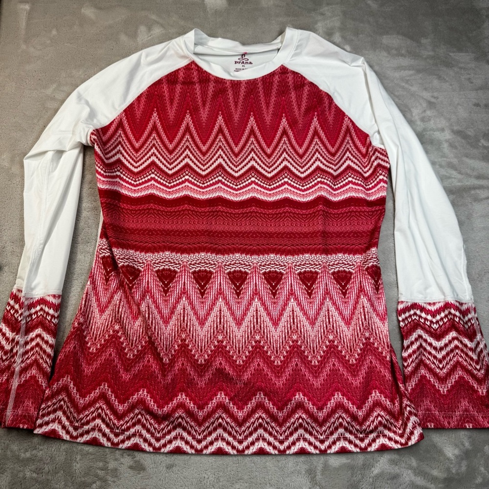 Prana Rash Guard size XL long sleeve top swim surf